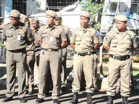 Satpol PP DKI Dikerahkan Halau PKL Liar | AtmaGo