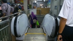 37 small dsc 2550