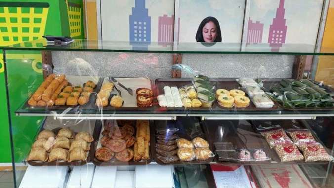 Lowongan Kerja Dibutuhkan Karyawati Jaga Stand Kue Basah Di Giant Express Atmago