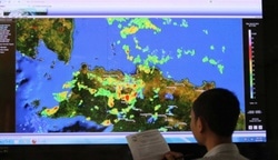 51267 small bmkg prediksi hujan lebat petir dan angin kencang di daerah ini