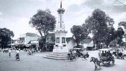 61494 small tugu jogja