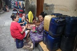 65936 small musim hujan atau kemarau warga muara baru tetap kekurangan air