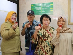66997 small pengunjung puskesmas kelapa gading disuguhkan jamu tiap selasa dan jumat