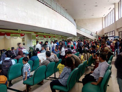 756 small perekaman e ktp di ptsp walkot jaktim membludak