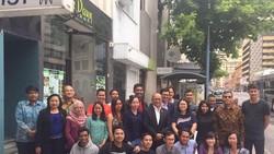 8813 small liburan sambil bekerja di australia mau